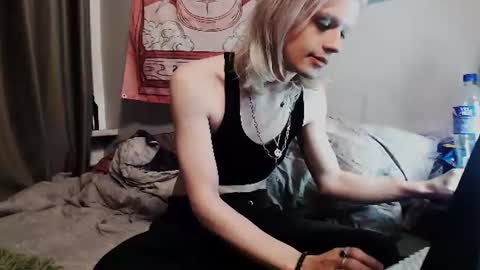 Alien Bella online show from 07-26-26, 09:11