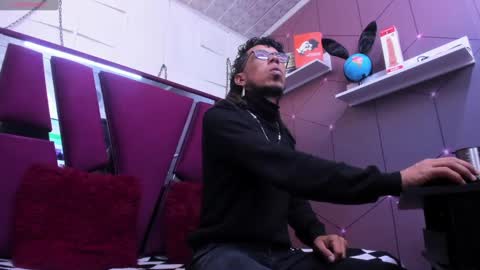 Snapshot of alien_high chatting on 09-17-25, 12:07 AlienHigh FlashNigga online show from 09-17-25, 12:07