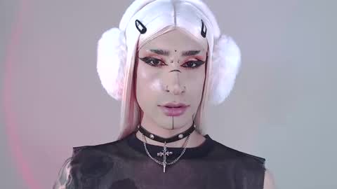 Snapshot of alienexxx chatting on 02-25-25, 01:52 online show from 02-25-25, 01:52