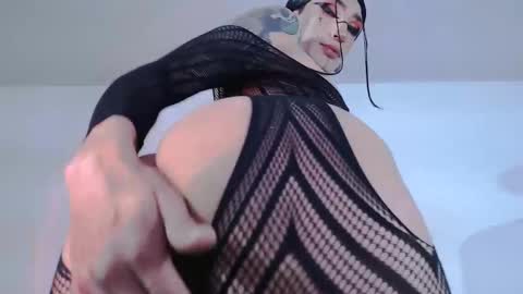     online show from 06-11-26, 12:32