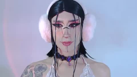     online show from 06-18-26, 12:00