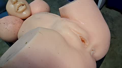 Doll Destroyer online show from 04-16-26, 01:34