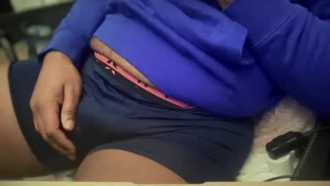 Snapshot of aliensuperstar423 chatting on 03-09-26, 03:54 aliensuperstar423 online show from 03-09-26, 03:54