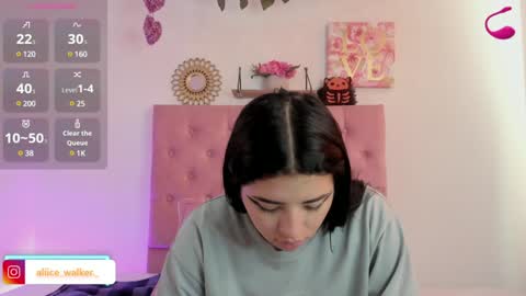 aliice_walker_ online show from 12-07-24, 12:13