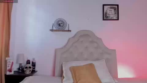 aliice_walker_ online show from 09-15-25, 01:33