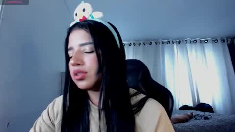 Snapshot of aliice_walker_ chatting on 03-26-26, 04:01 aliice_walker_ online show from 03-26-26, 04:01