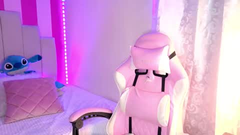 Aliice Brown online show from 11-23-25, 05:07