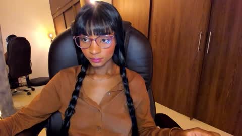 Snapshot of alika_houston chatting on 10-24-25, 05:15 IG Alik nasso online show from 10-24-25, 05:15