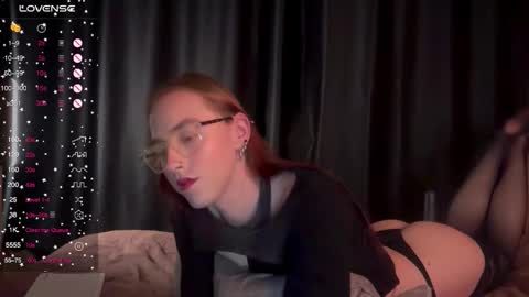 Snapshot of alina_flow chatting on 09-12-25, 06:19 Alexa online show from 09-12-25, 06:19