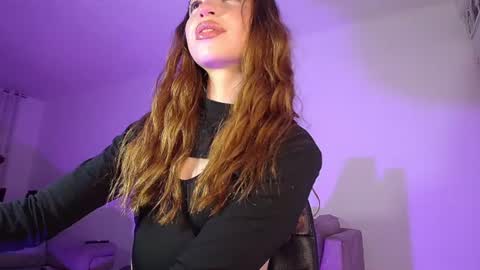 Snapshot of alina_lee01 chatting on 08-07-26, 02:02 NYX online show from 08-07-26, 02:02
