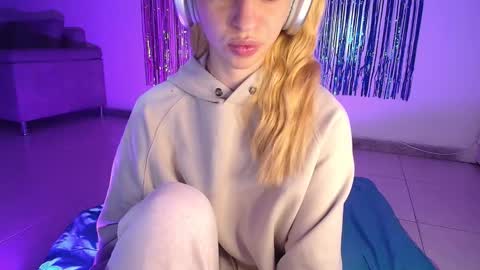 Alina  online show from 10-16-25, 02:45