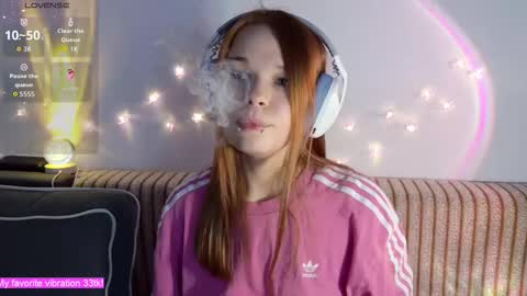 Snapshot of alinabae chatting on 11-19-25, 10:10 Alina and Ben online show from 11-19-25, 10:10