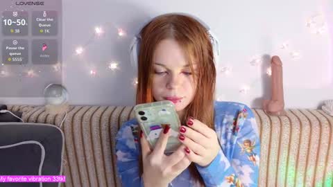 Snapshot of alinabae chatting on 11-23-25, 09:47 Alina and Ben online show from 11-23-25, 09:47