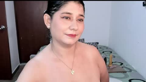Snapshot of alinabozz1 chatting on 07-10-26, 04:17 alinabozz1 online show from 07-10-26, 04:17