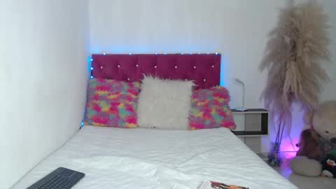 lili online show from 10-12-25, 12:53