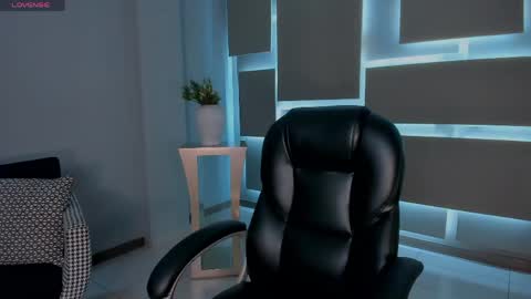 Snapshot of alinakravitz_ chatting on 05-09-26, 11:37 alinakravitz_ online show from 05-09-26, 11:37
