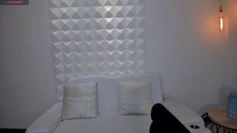 Snapshot of alinakravitz_ chatting on 06-10-26, 08:08 alinakravitz_ online show from 06-10-26, 08:08