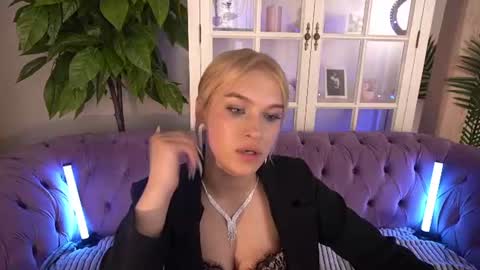 Snapshot of alinalemon chatting on 06-09-26, 07:25 Alina online show from 06-09-26, 07:25
