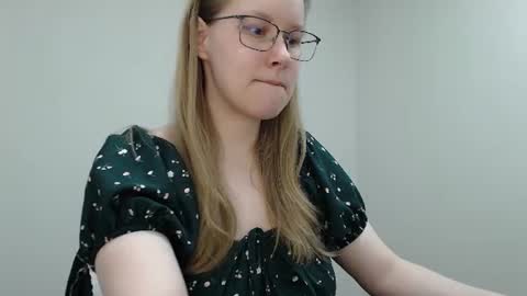 Snapshot of alinasei chatting on 07-05-26, 05:58 alinasei online show from 07-05-26, 05:58