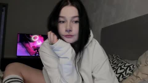 Aline Greeeen online show from 03-18-26, 10:18