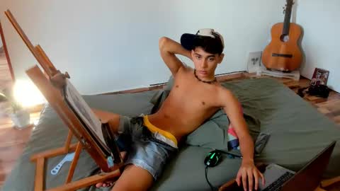 Snapshot of aliotttwink chatting on 11-04-25, 08:08 AliotTwink online show from 11-04-25, 08:08