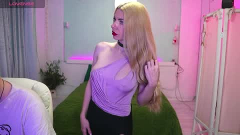 Alisa Aleks online show from 04-17-26, 03:37