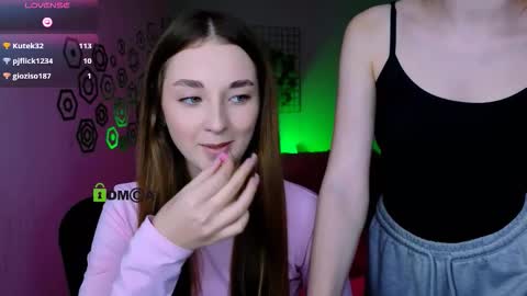 Alisa online show from 11-19-25, 01:11