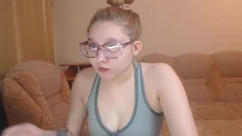 Snapshot of alisacasta chatting on 12-20-24, 01:43 AlisaCasta online show from 12-20-24, 01:43