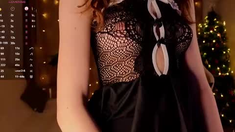 Snapshot of alisevine chatting on 12-20-24, 06:13 Alisa online show from 12-20-24, 06:13