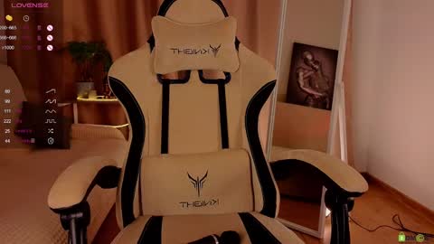 Snapshot of alisevine chatting on 01-26-25, 08:34 Alisa online show from 01-26-25, 08:34