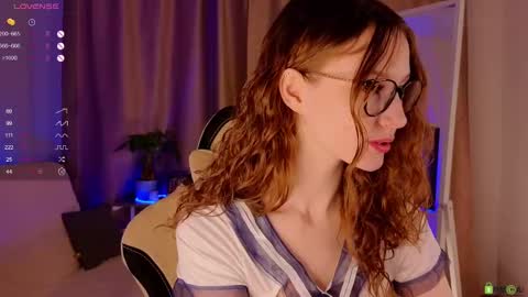 Snapshot of alisevine chatting on 02-04-25, 05:12 Alisa online show from 02-04-25, 05:12