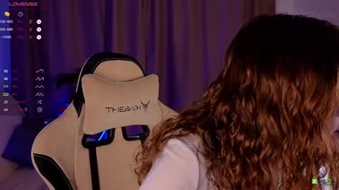 Snapshot of alisevine chatting on 03-04-25, 05:24 Alisa online show from 03-04-25, 05:24