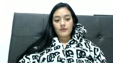 alisha_9997 online show from 06-19-26, 03:00