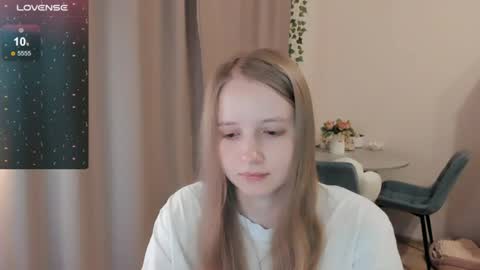 Snapshot of alisha_ley chatting on 06-13-26, 05:22 Alya online show from 06-13-26, 05:22