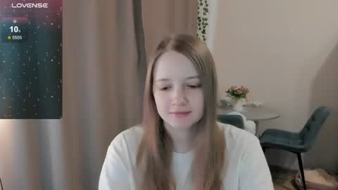 Snapshot of alisha_ley chatting on 06-18-26, 10:19 Alya online show from 06-18-26, 10:19