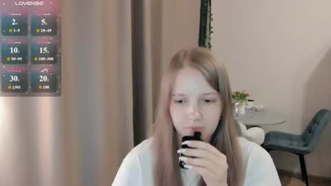 Snapshot of alisha_ley chatting on 07-18-26, 08:01 Alya online show from 07-18-26, 08:01