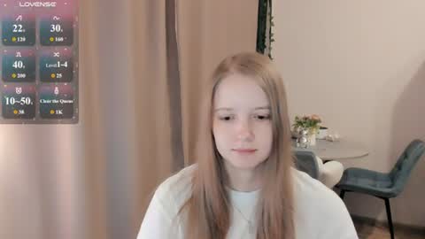 Snapshot of alisha_ley chatting on 07-19-26, 08:18 Alya online show from 07-19-26, 08:18