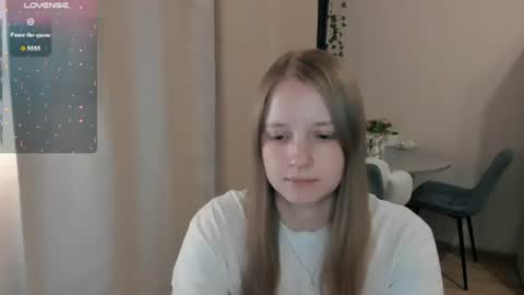 Snapshot of alisha_ley chatting on 07-24-26, 09:46 Alya online show from 07-24-26, 09:46