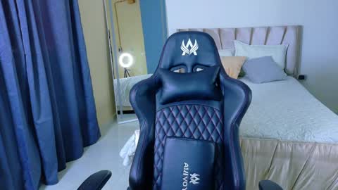 Alisha online show from 04-17-26, 01:58