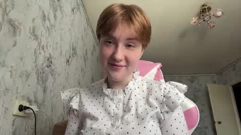 Mia online show from 03-12-26, 10:43