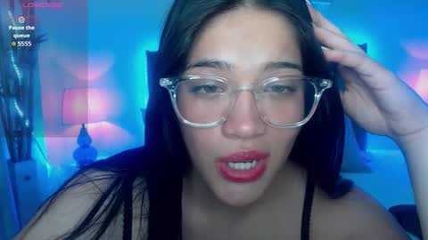 Snapshot of alison_girl22 chatting on 01-05-26, 10:13 Alison online show from 01-05-26, 10:13