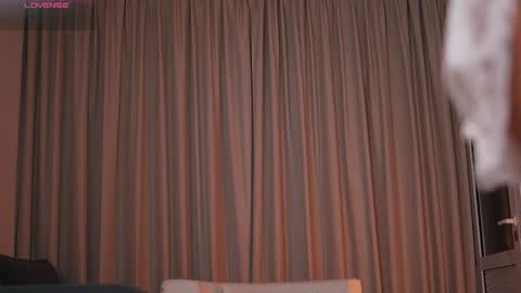 Alison  online show from 02-05-26, 12:04