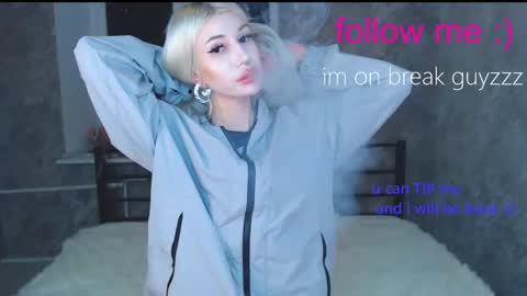 Snapshot of alison_moonlight chatting on 10-30-25, 10:43 Alison online show from 10-30-25, 10:43