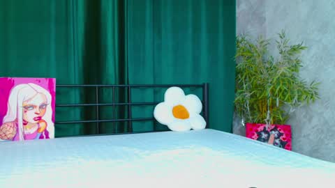 Snapshot of alison_moonlight chatting on 04-02-26, 10:29 Alison online show from 04-02-26, 10:29