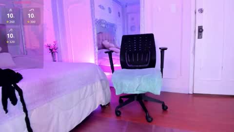 Alison Fishert online show from 10-22-25, 01:00