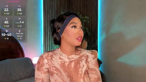 Alison Moon  online show from 10-29-25, 10:22