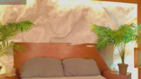 Alison Moon  online show from 04-12-26, 05:29