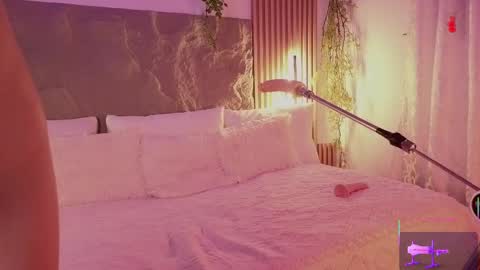 Mia online show from 11-02-25, 02:19