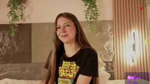 Mia online show from 11-23-25, 03:34