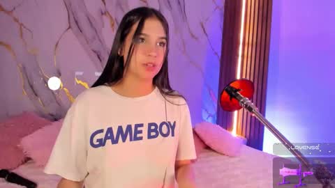 Mia online show from 11-25-25, 08:42